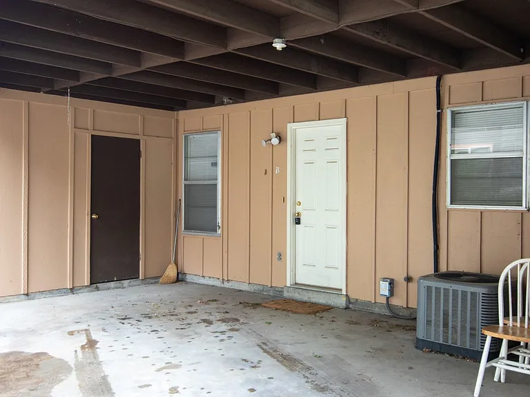 701 Beech St #B — Photo 10