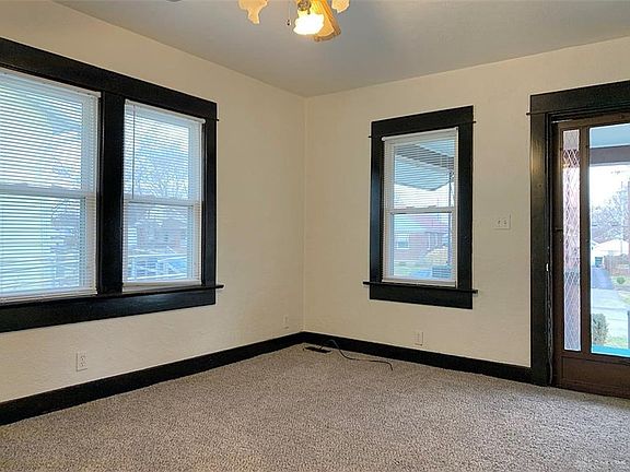 4th image of 2329 Rosemont Blvd