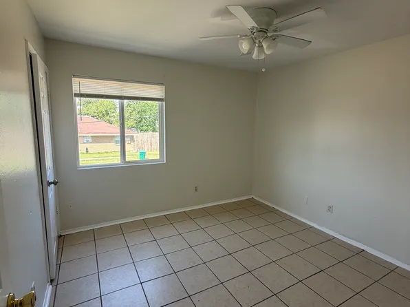 300 Clemson Dr, Kenner, LA