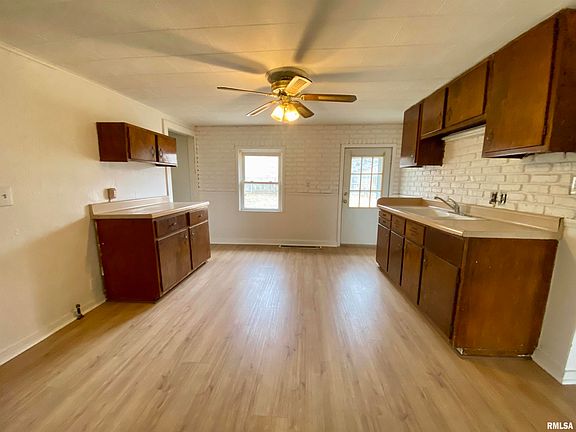 4th image of 3203 W Sylvan Ln
