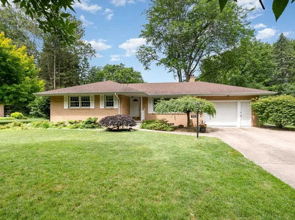 4209 Berkshire Ct, Midland, MI 48640