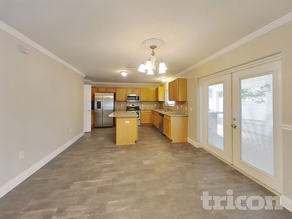 3rd image of 2511 Brownwood Dr