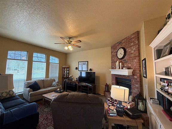 5th image of 8209 NW 99th St