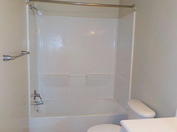 2nd image of 401 N Amsterdam Ct