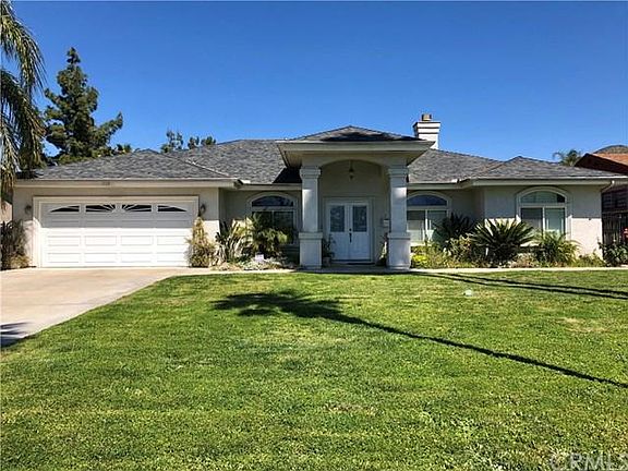 2nd image of 1520 Toluca Dr