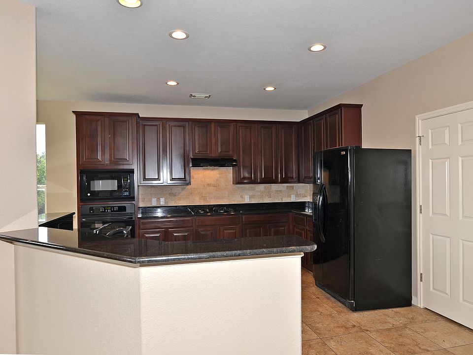 1st image of 302 Aspen Cv