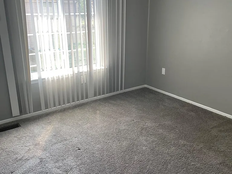 17072 Kingsbrooke Dr — Photo 11