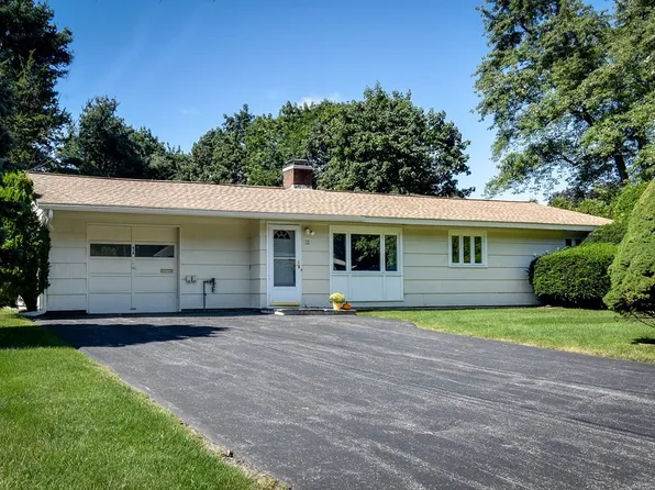 22 Francine Rd, Framingham, MA 01701