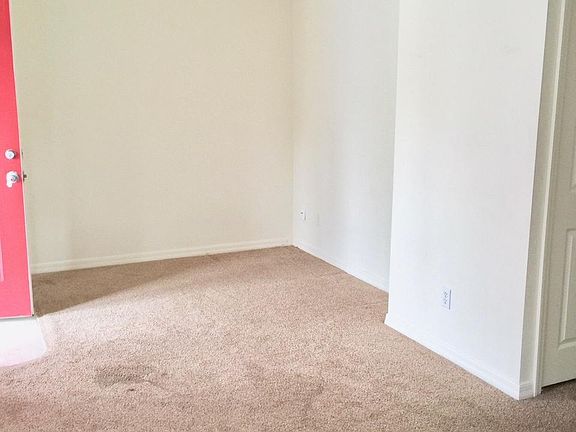 3rd image of 4920 Leonard Blvd S