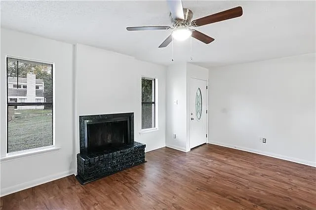 2 bed, 1.5 bath, 1100 sqft, $1,600 — Photo 4