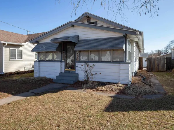 1848 32nd St, Moline, IL 61265