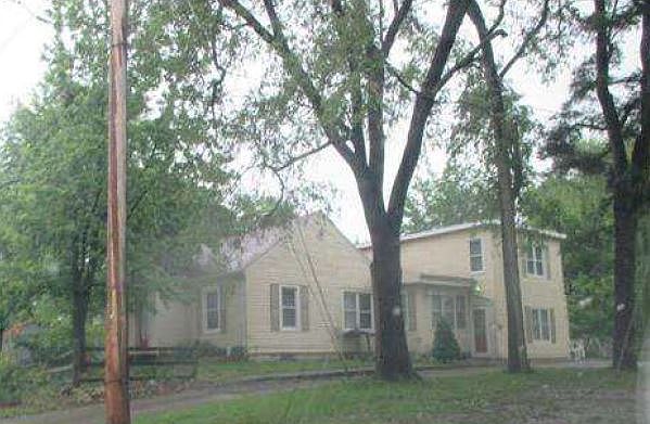 2nd image of 108 N 7th St