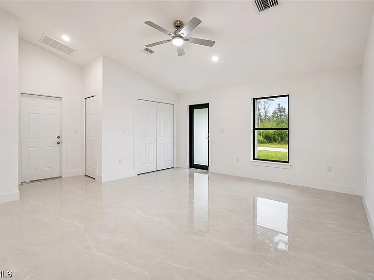 640 Lydia St — Photo 10