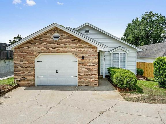 3rd image of 2036 Cambridge Cir