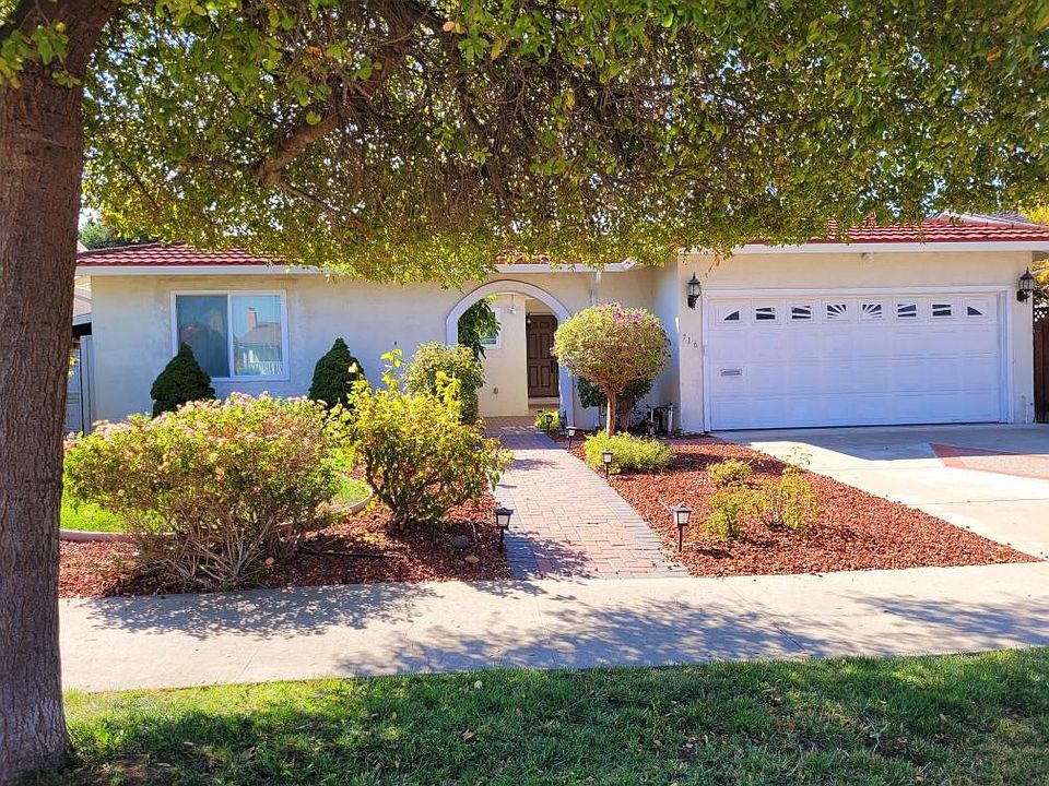 1st image of 716 Los Huecos Dr