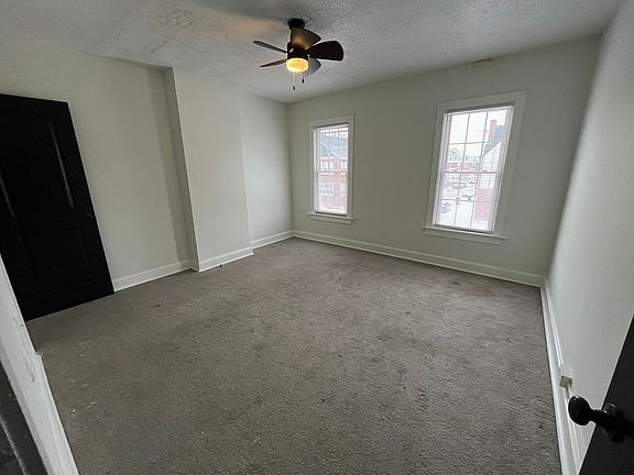 2nd image of 909-915 Wilson Ave #909