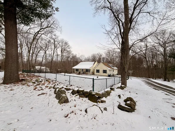 370 Tripp Hollow Road, Brooklyn, CT 06234