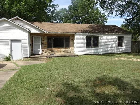 509 NE 4th St, Pryor, OK 74361