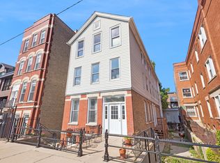 1316 W Chestnut St #2R, Chicago, IL 60642