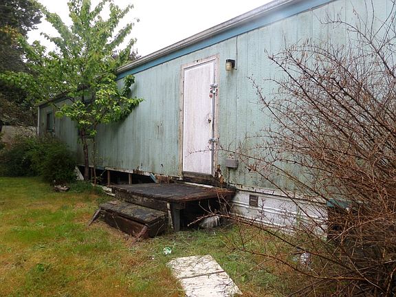 2nd image of 33429 Douglas Dr