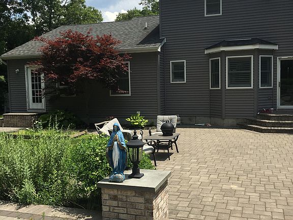2nd image of 14 Williams St