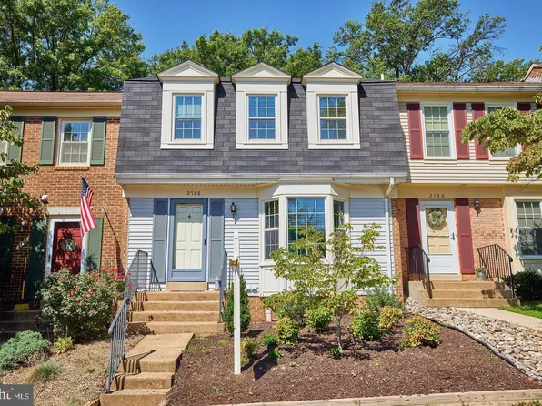 2788 Knollside Ln, Vienna, VA 22180