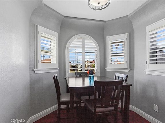 4th image of 1600 W 80th St