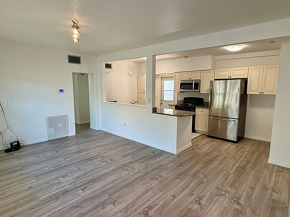 2nd image of 1414 Villa Marie Dr #2