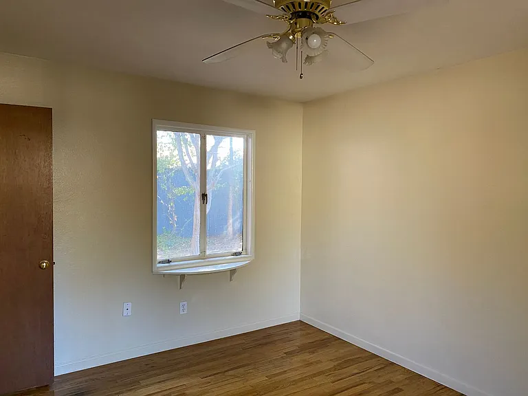 1412 Cahill Ave — Photo 6