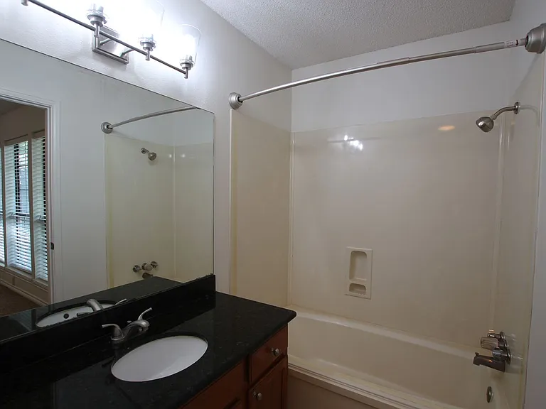 5839 Creekside Cir — Photo 24