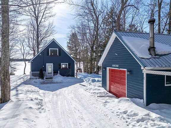 3rd image of 110 McDougall Rd