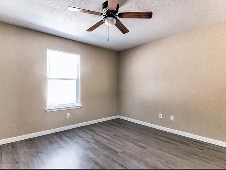 1422 E Sequoyah Ct #1422 — Photo 2