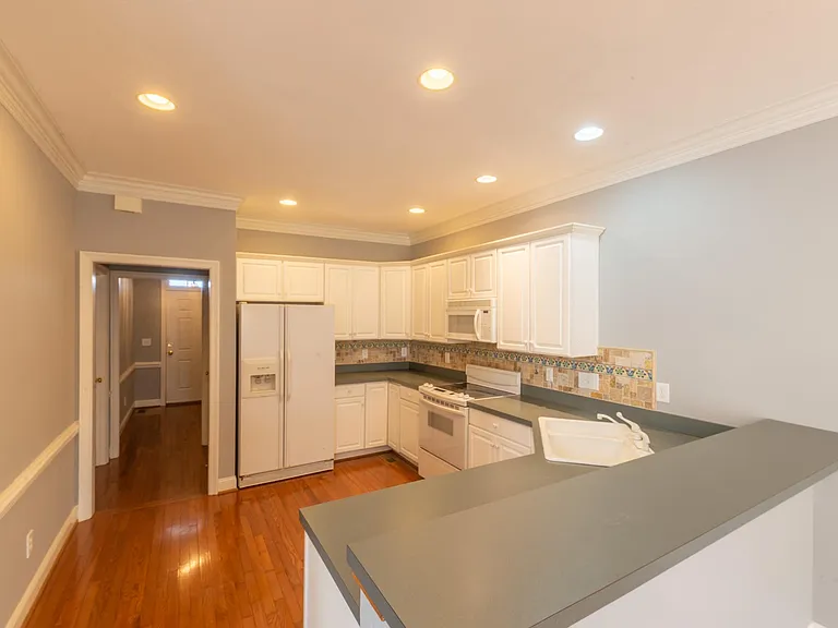 2 Park Village Ct #C — Photo 5