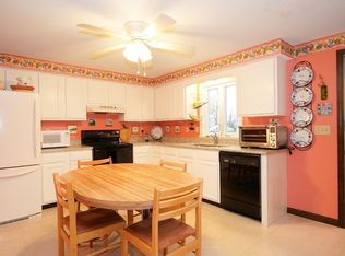 40 Lawn St #C, Attleboro, MA 02703