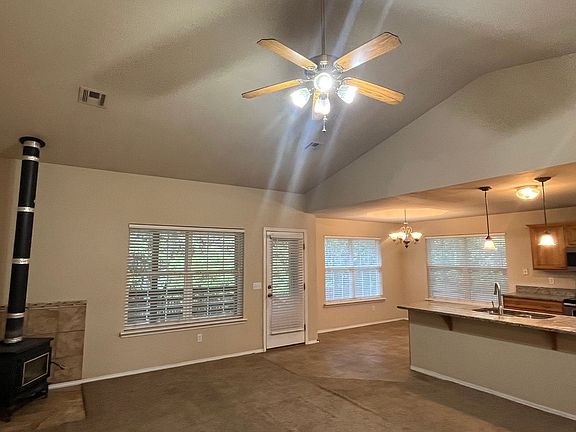 5th image of 11 Headley Dr