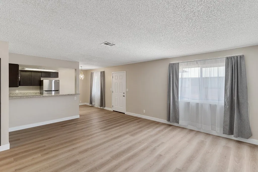 2 bed, 1000 sqft, $1,195 — Photo 1