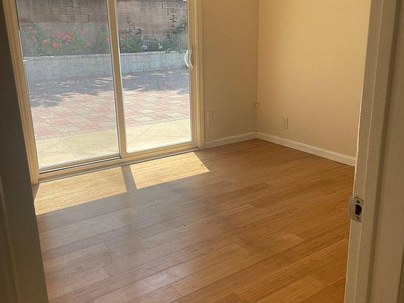 5th image of 4545 Canoga Dr