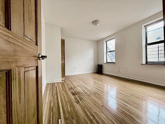 4th image of 183 Pinehurst Ave APT 45