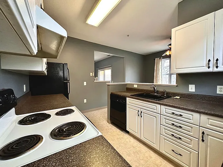 102 Mill St — Photo 3