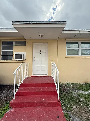 1725 NW 59th St #3 Photo 1
