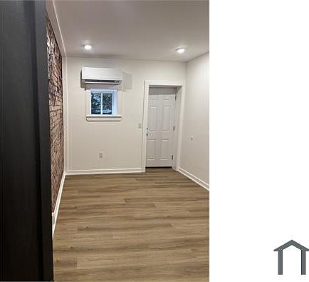 5th image of 5018 W Stiles St #A