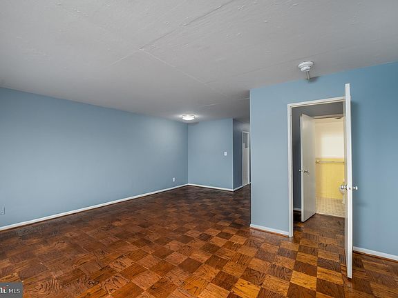 5th image of 1330 New Hampshire Ave NW APT 902