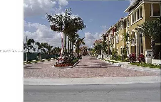 3 bed, 1207 sqft, $2,800 — Photo 4