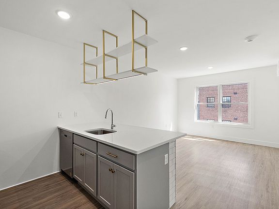5th image of 15 Girard St #303