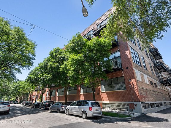 2nd image of 1934 N Washtenaw Ave APT 208