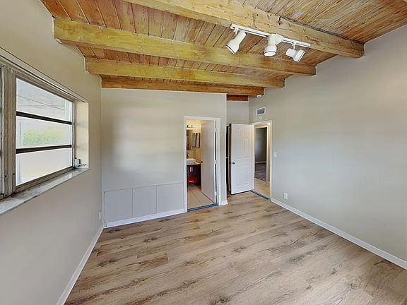 4th image of 3305 SW 15th Ct