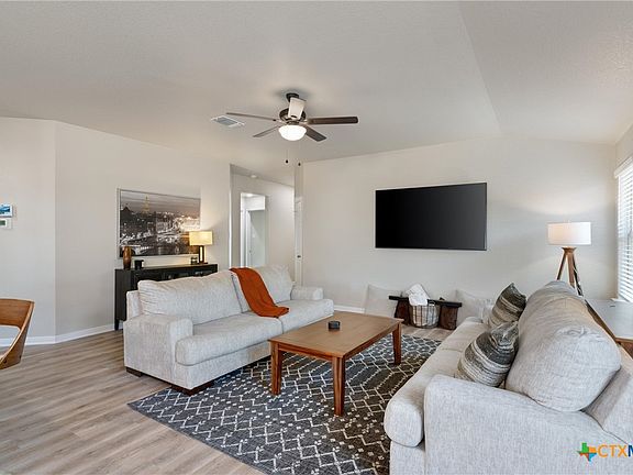 3rd image of 8622 Stonehollow Dr