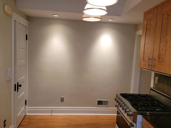 3rd image of 5308 N Winchester Ave #1