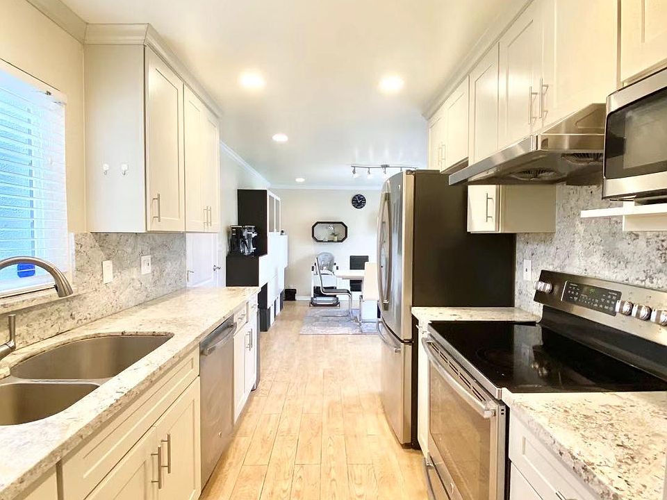 1st image of 3019 Barkley Ave