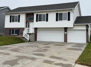 5421 N 11th St, Lincoln, NE 68521